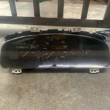 INSTRUMENT PANEL CLUSTER MAZDA 626 GE