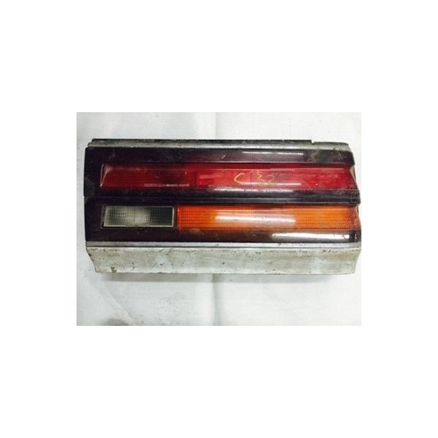 LAUREL C32 1986 NO POST TAIL LAMP RH