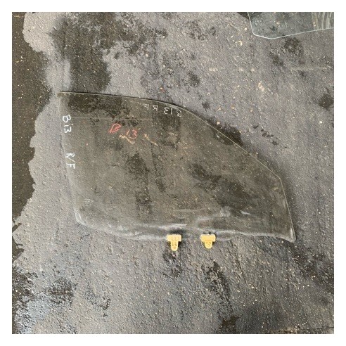 NISSAN SUNNY B11 FRONT DOOR GLASS RH