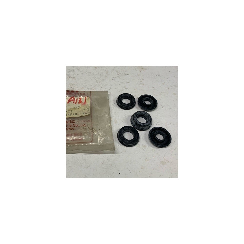 REPAIR KIT BRAKE MASTER CYLINDER RUBBERS MITSUBISHI GALANT A131 13/16