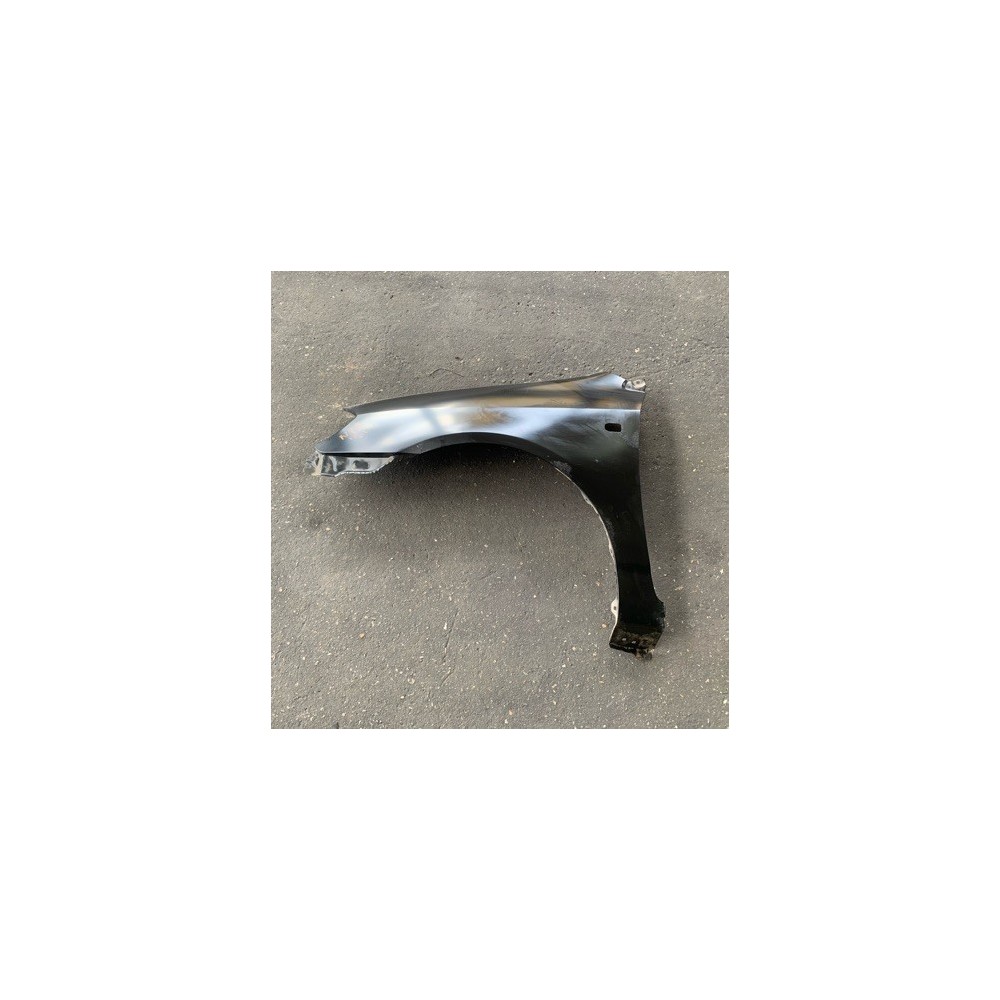 FRONT FENDER LH W/HOLE TOYOTA COROLLA NZE121 2001
