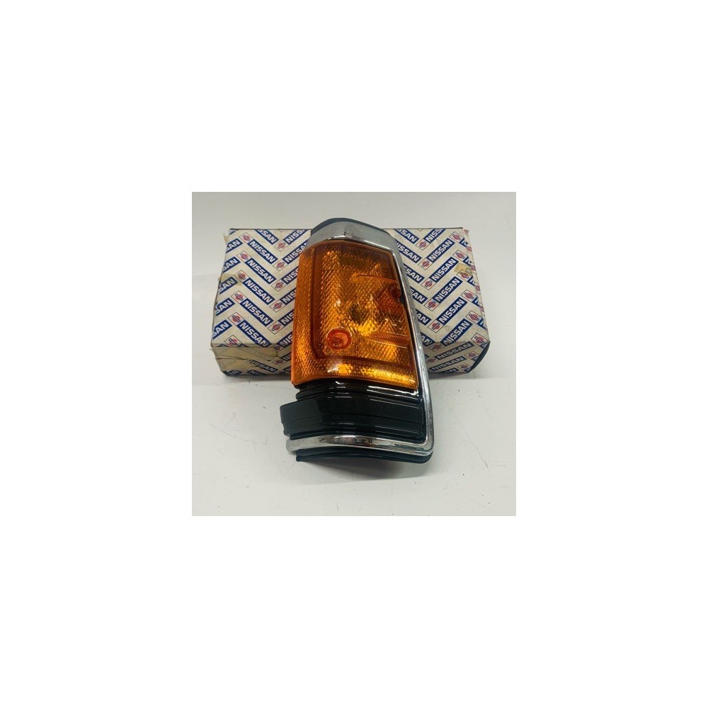 CORNER LAMP LH GENUINE NISSAN 720 PICKUP CHROME AND GREY