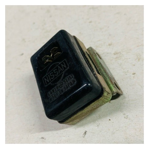 BATTERY SENSOR UNIT NISSAN BLUEBIRD 810 910 E23