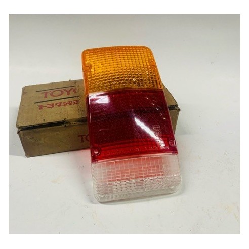 GENUINE TAIL LAMP LENS RH TOYOTA HIACE H10
