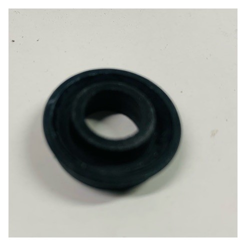 BRAKE CUP RUBBER 13/16 WITH HOLE L300