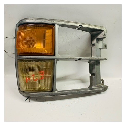 HEAD LAMP FINISHER RH TOYOTA HIACE YH51
