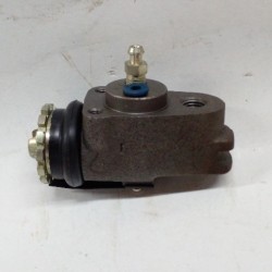 REAR WHEEL CYLINDER MAZDA B1600 RH
